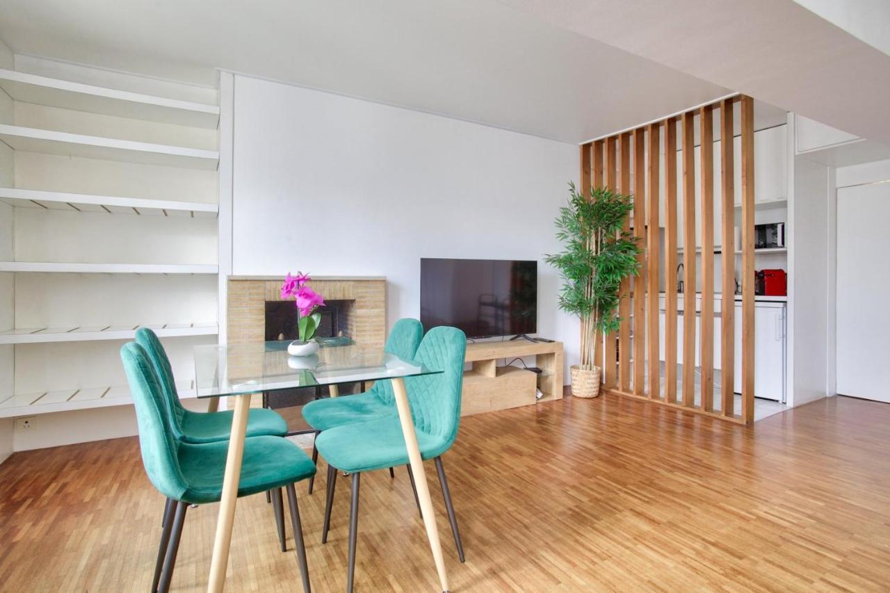 3 Bedrooms Le Marais Beauregard Paris Exterior photo